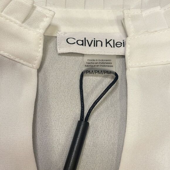 🍑 Calvin Klein Petite Ruffle-Neck Top - Picture 3 of 3